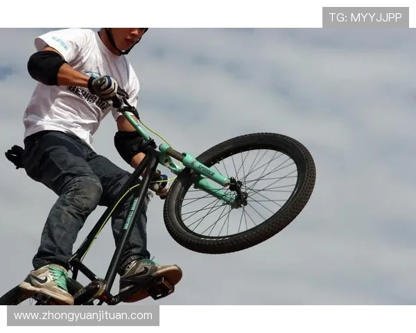 深圳与上海极限运动队赛后复盘分析比赛经验与策略探讨 深圳与上海极限运动队赛后复盘分析比赛经验与策略探讨