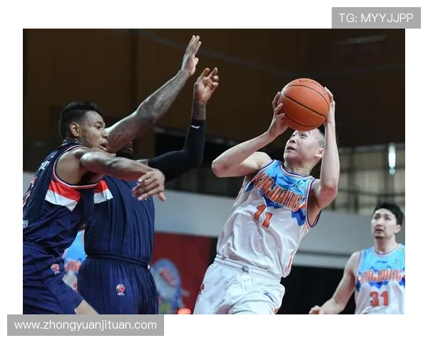 广州与新疆CBA激战正酣比分揭晓精彩瞬间回顾与分析 广州与新疆CBA激战正酣比分揭晓精彩瞬间回顾与分析