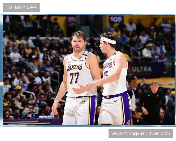 湖人队与太阳队2020季前赛精彩回顾与赛场亮点分析 湖人队与太阳队2020季前赛精彩回顾与赛场亮点分析